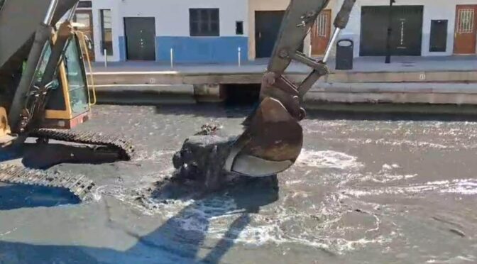 Lack of control in the dredging of the Port of Ciutadella